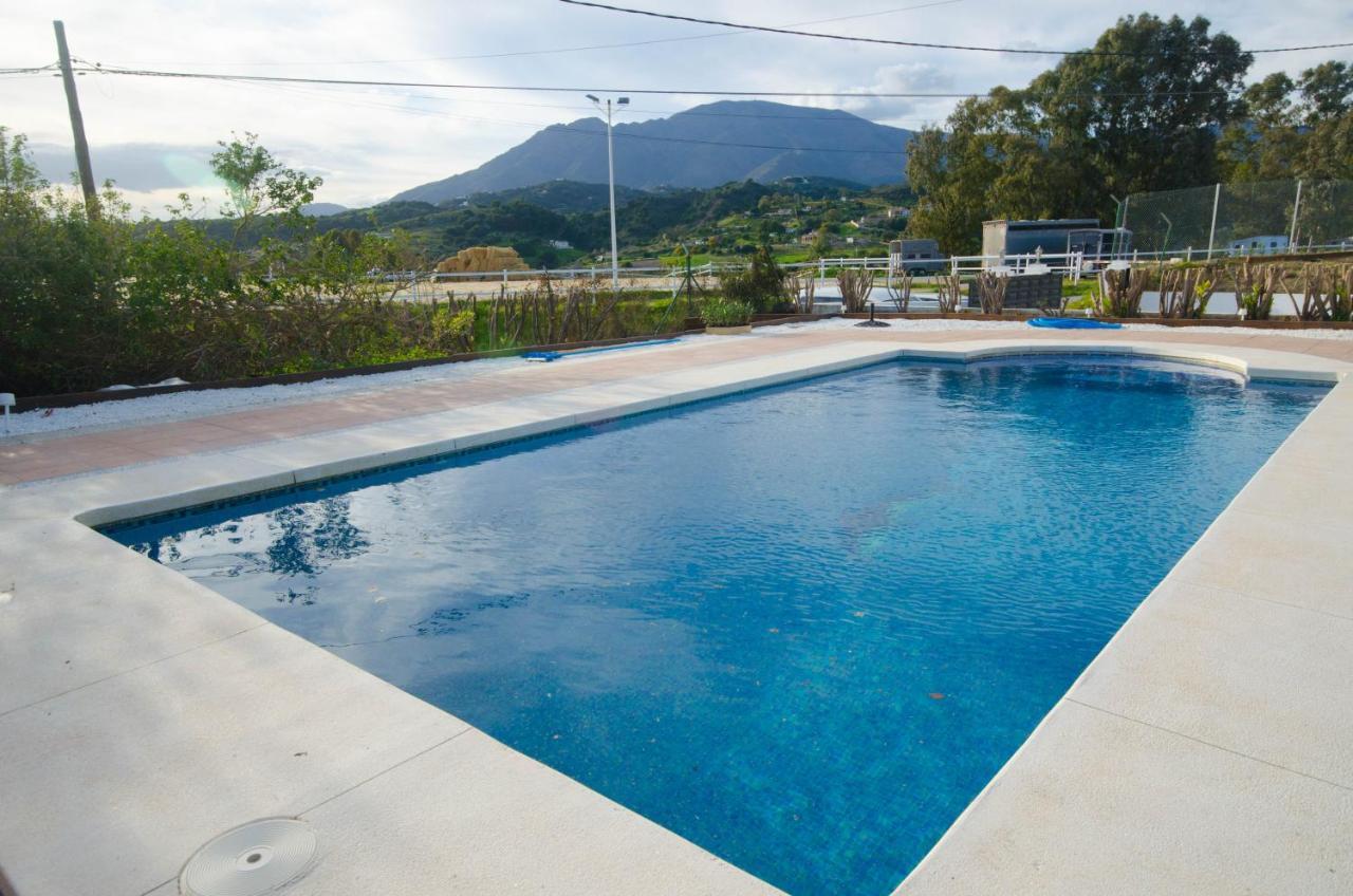 Villa El Dorado 埃斯特波纳 外观 照片